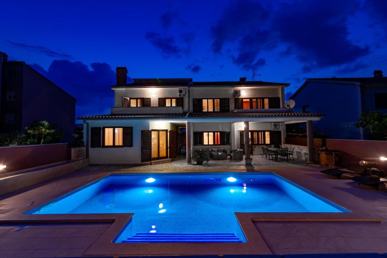 Villa Komel With Pool Fažana Exterior foto